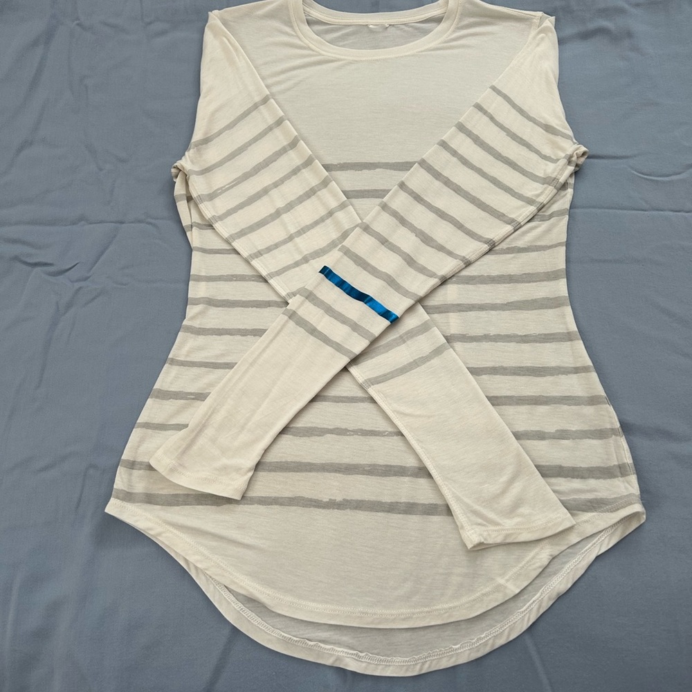 (NWOT) Kit & Ace Long Sleeve Tee - Picture 3 of 6